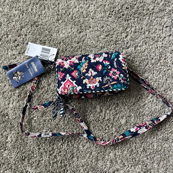 Vera Bradley Handbags - Vera Bradley x Harry potter RFID all in ine crossbody rare special hogwarts